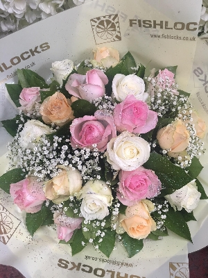 Fishlocks 20 Rose Unicorn Bouquet