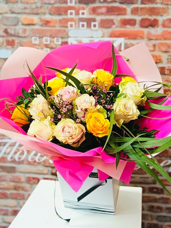 Fishlocks L18 Mixed Rose Hand Tied