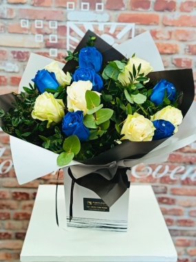 Fishlocks Ever Love   Blue and white roses